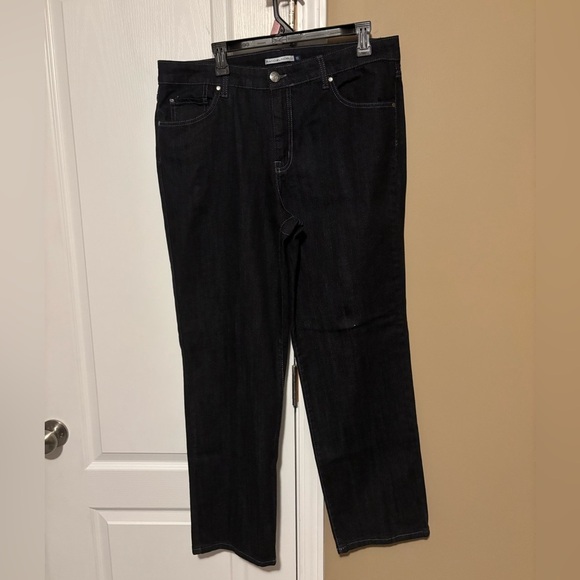 Bandolino Women’s Dark Black Jeans - Picture 2 of 7